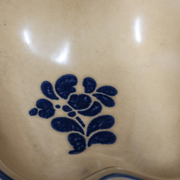 Pfaltzgraff Cream and Blue Apple-Shaped Bowl - Picture 2 of 6